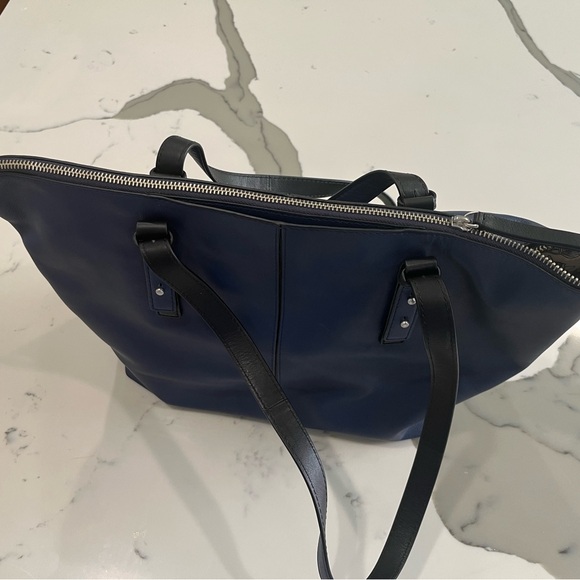 NWT Vera Bradley Blue Tote Bag Structured Design - Picture 4 of 5